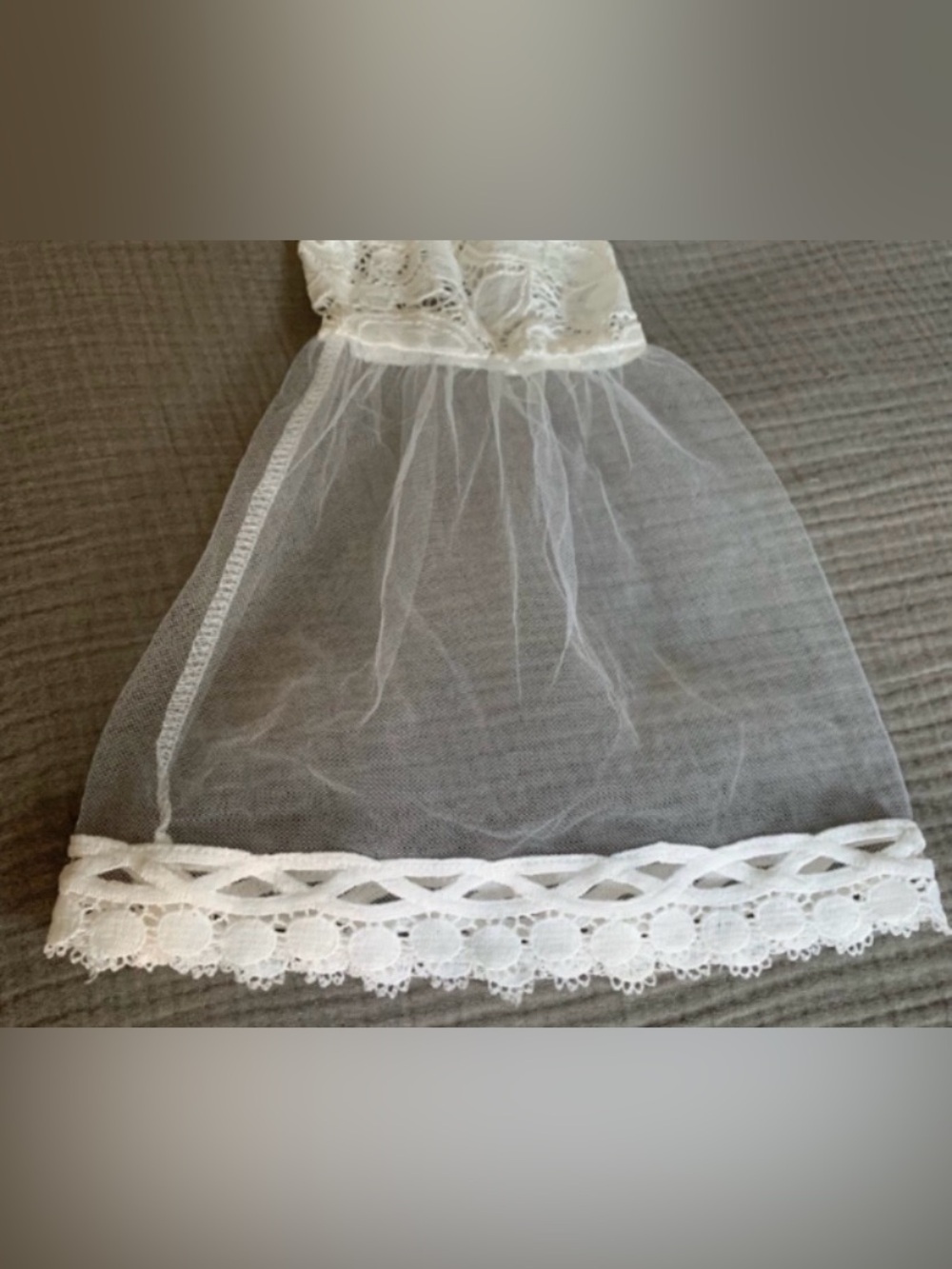 White Lace Sheer Bell Sleeves Crop Top
Blouse - Picture 11 of 14
